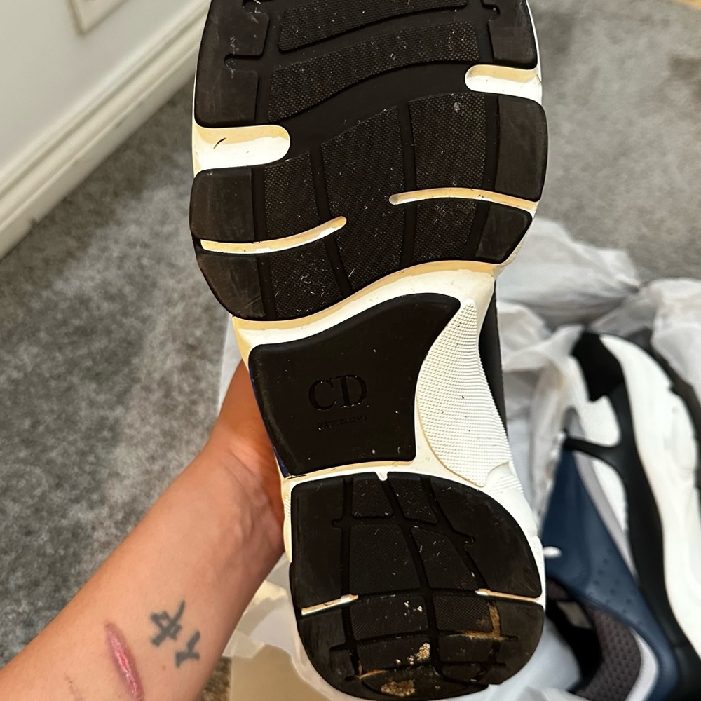 Dior B22 Sneakers - Picture 5 of 8